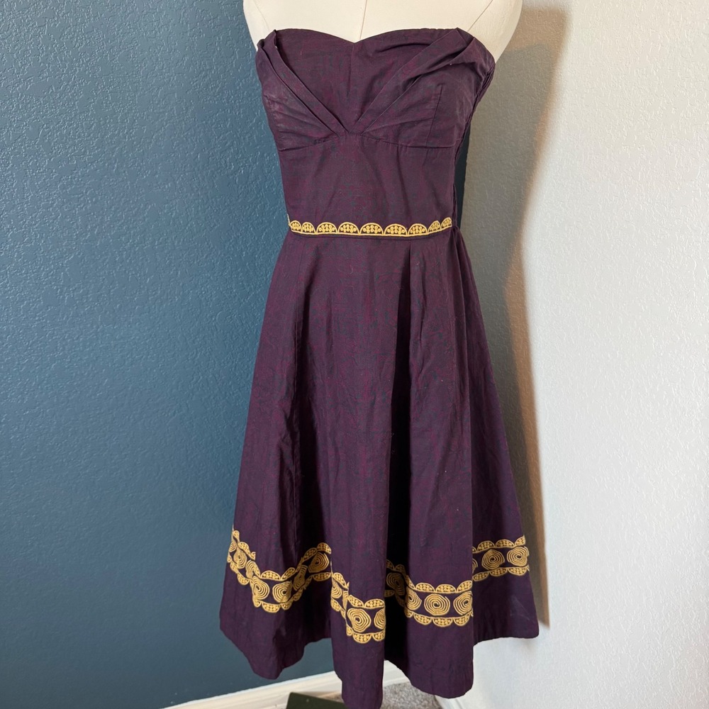 Girls from Savoy Strapless Dress Women‎ 8 Burgundy Embroidered Whimsygoth